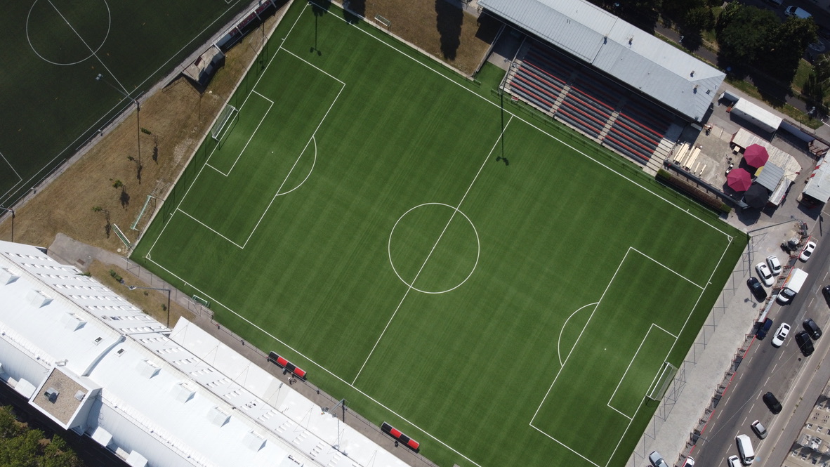 Luftaufnahme der gesamten FavAC-Sportanlage in der Kennergasse
